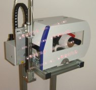 江蘇條碼打印貼標機，配流水線實時打印自動貼